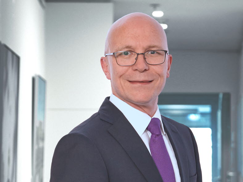 Jürgen Baudisch - Head of Large Corporates & Financial Institutions Jürgen Baudisch